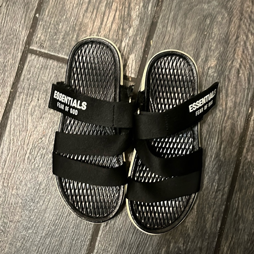 Fear of God Essentials Black 
Sandals - Unisex